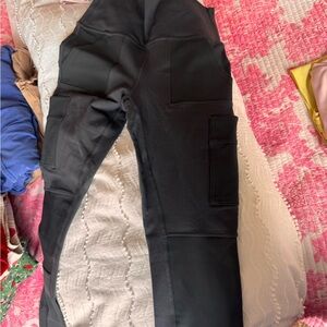 ALO Yoga Charcoal Gray Activewear